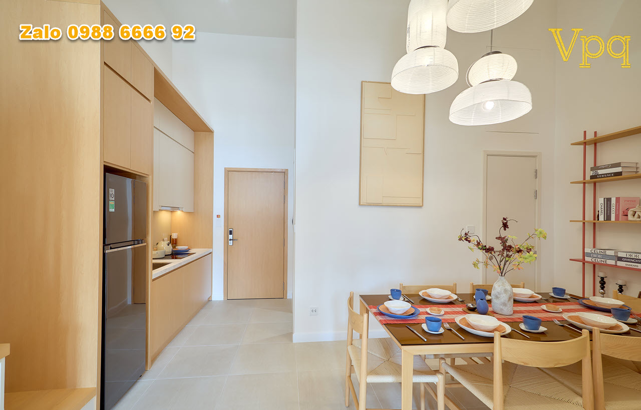 Không gian cửa vào và khu vực bếp
