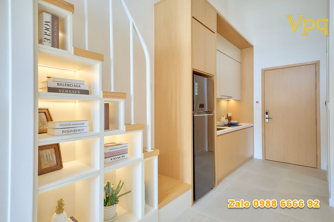 Khu vực kệ sách