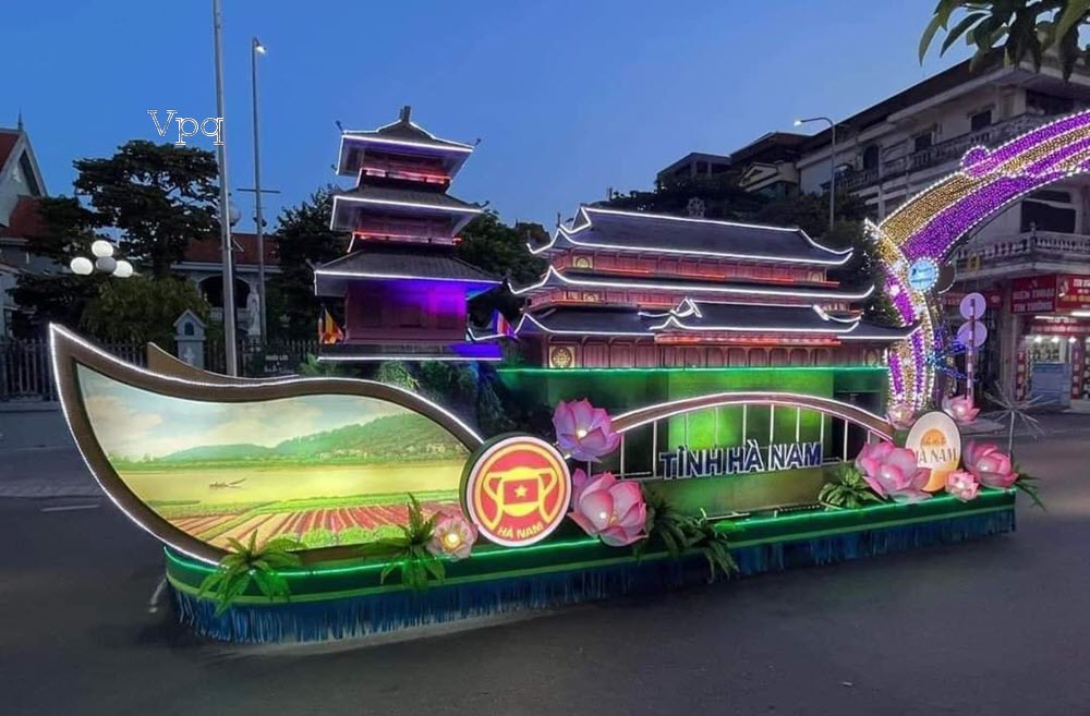 Lễ hội Carnival Hà Nam 2022 - Xe mô hình chùa Tam Trúc