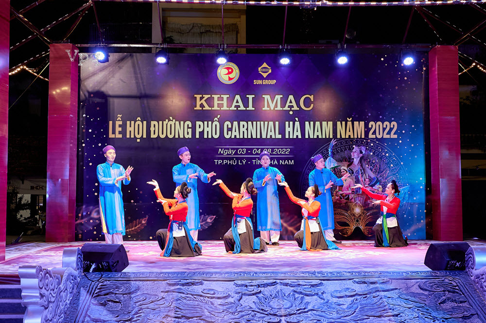 HÃ¬nh áº£nh khai máº¡c lá» há»i ÄÆ°á»ng phá» Carnival HÃ  Nam 2022