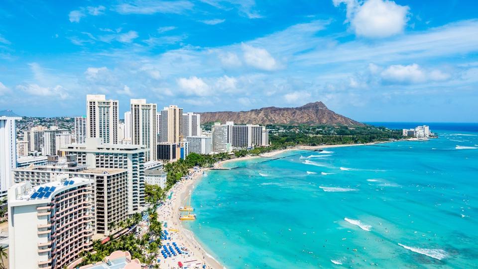 Waikiki Beach là bãi biển “ngôi sao” của Hawaii