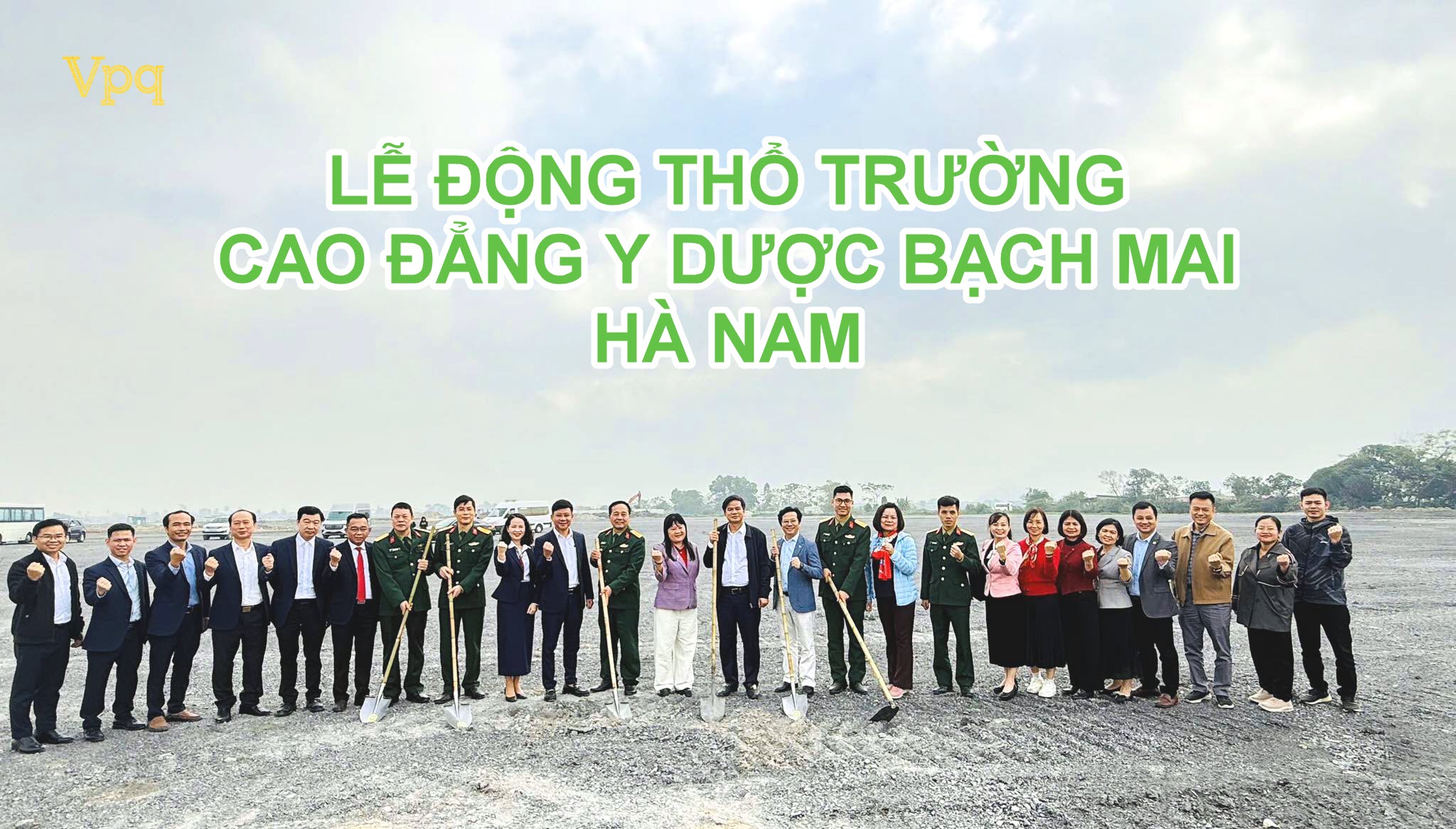 Đại diện c&aacute;c ban ng&agrave;nh động thổ khởi c&ocirc;ng dự &aacute;n trương cao đẳng Y Dược Bạch Mai ph&acirc;n hiệu H&agrave; Nam, tỉnh Ninh B&igrave;nh