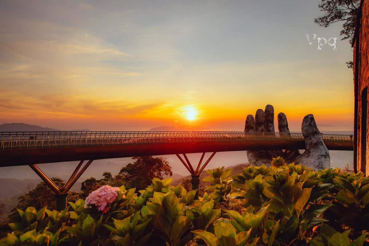 Cầu Vàng Golden Bridge tại Sun World Ba Na Hills, Đà Nẵng