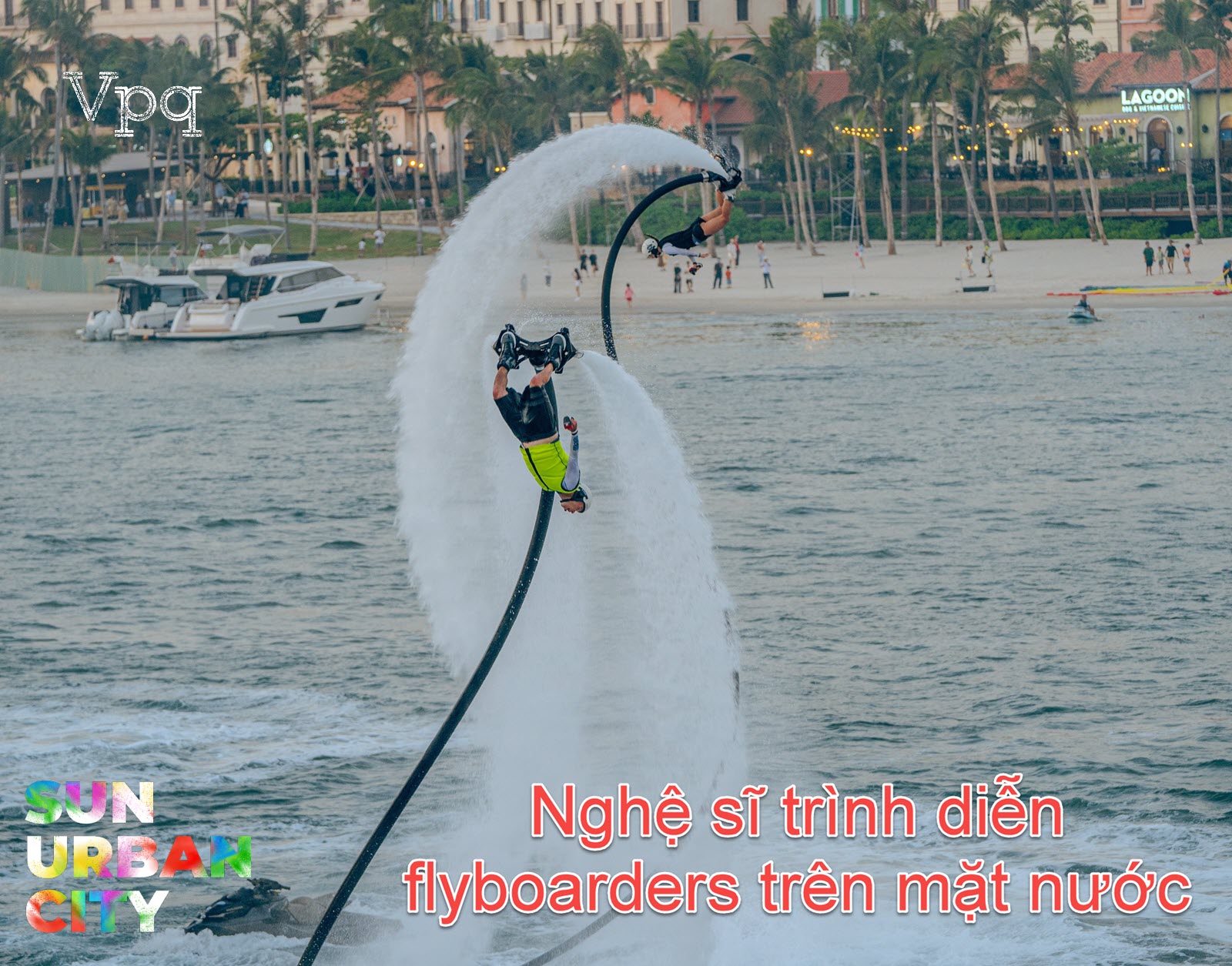 Nghệ sĩ biểu diễn Flyboards trên mặt nước