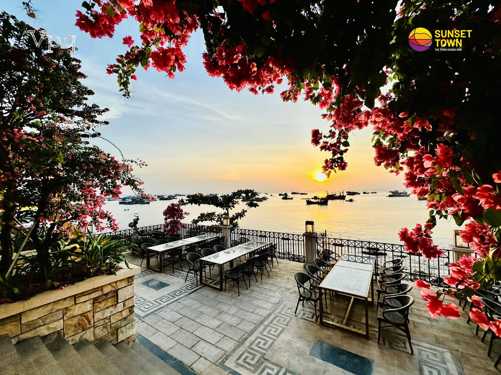 Nhà hàng sát biển Địa Trung Hải Phú Quốc