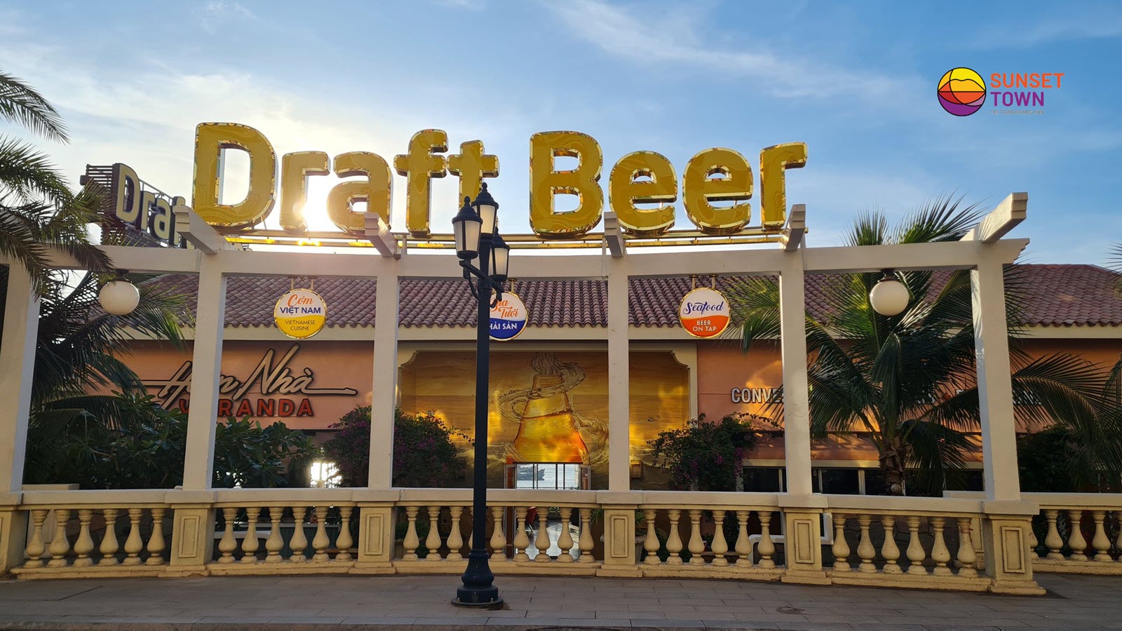 Draft Beer Địa Trung Hải, Sunset Town Phú Quốc