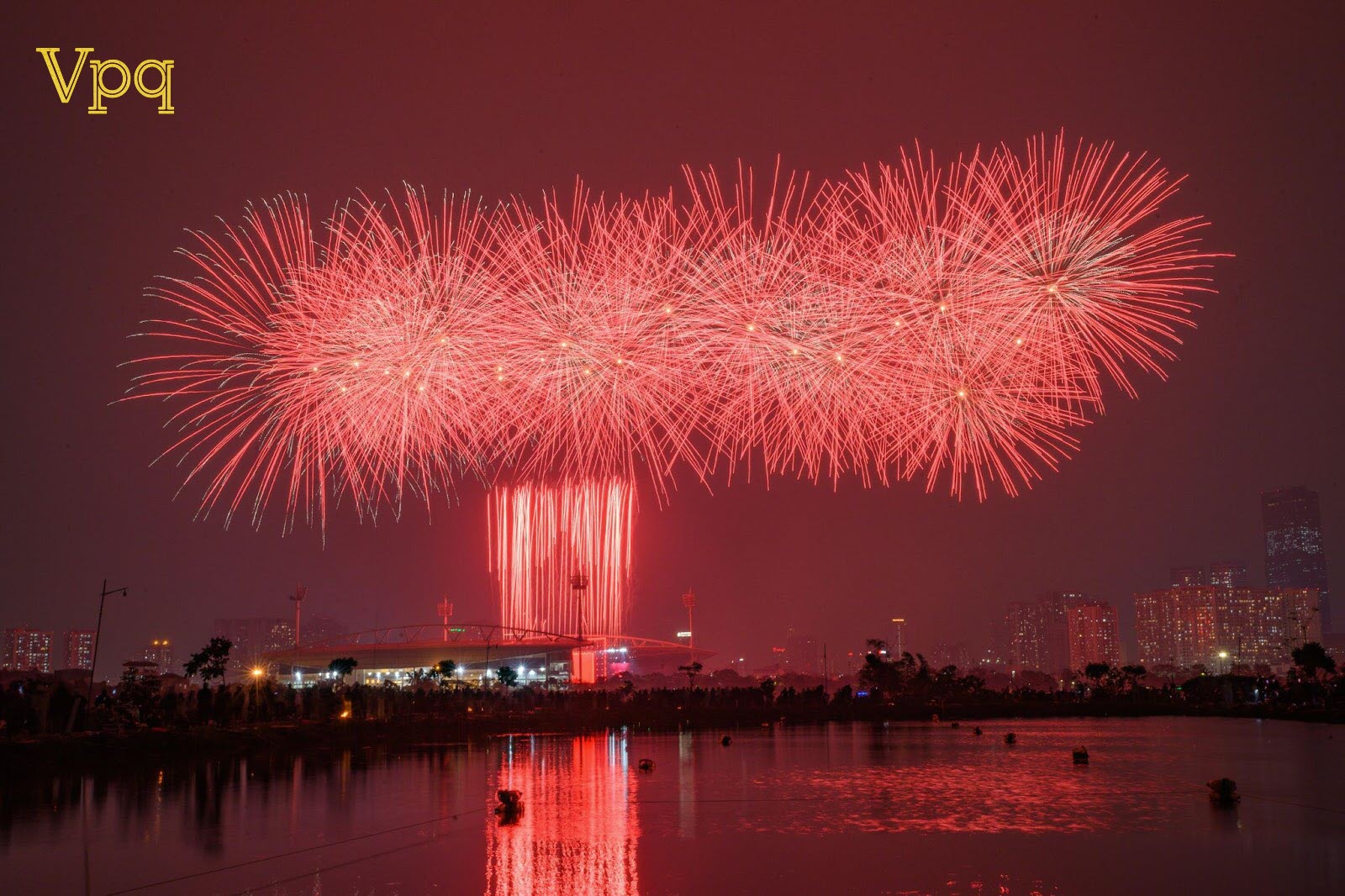 Những chủng loại ph&aacute;o lần đầu ti&ecirc;n xuất hiện tại Việt Nam c&ugrave;ng hiệu ứng nghệ thuật lập tr&igrave;nh ri&ecirc;ng cho đại nhạc hội