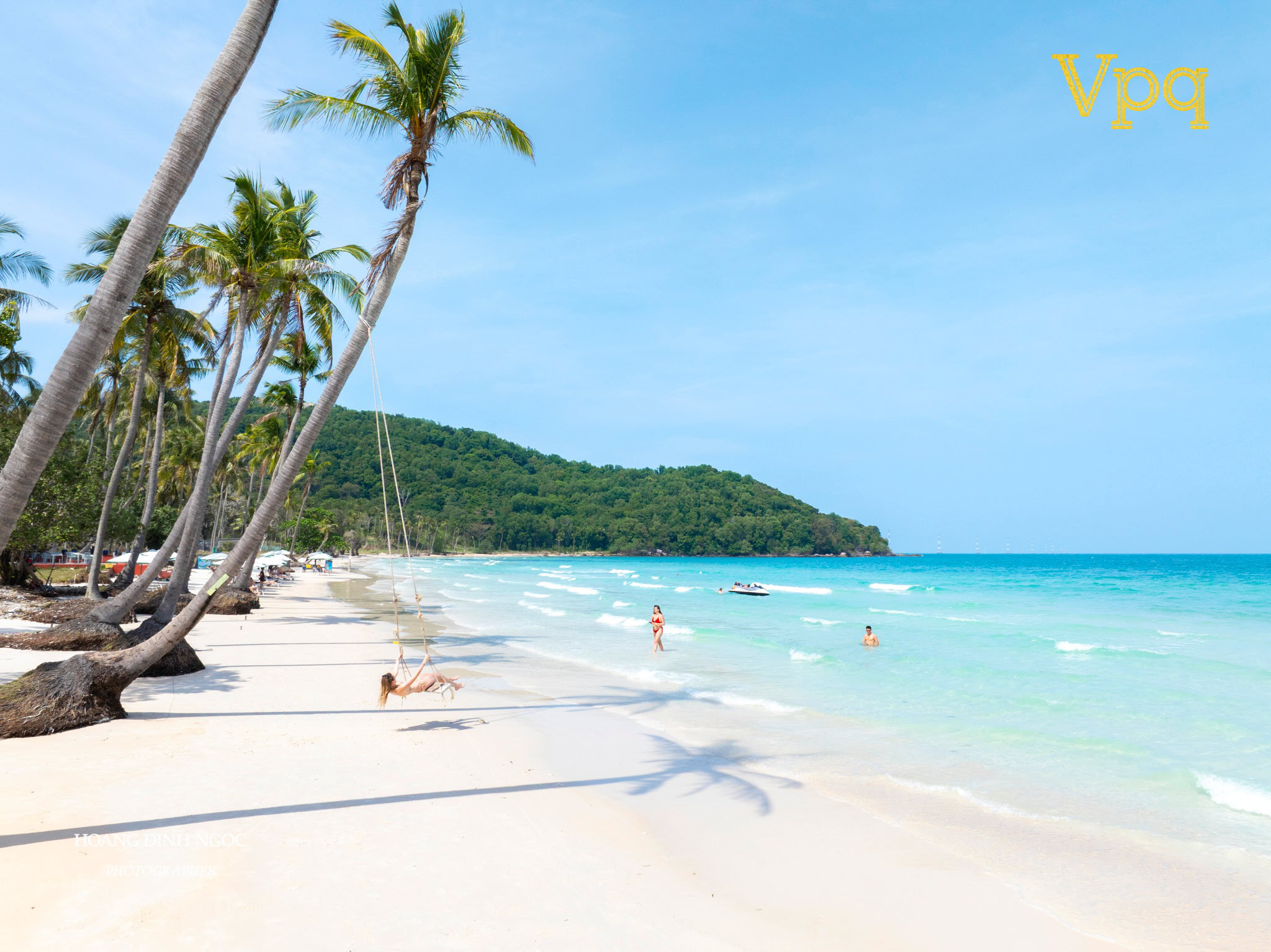 Phú Quốc với những bãi cát trắng mịn, dừa cao thẳng vút