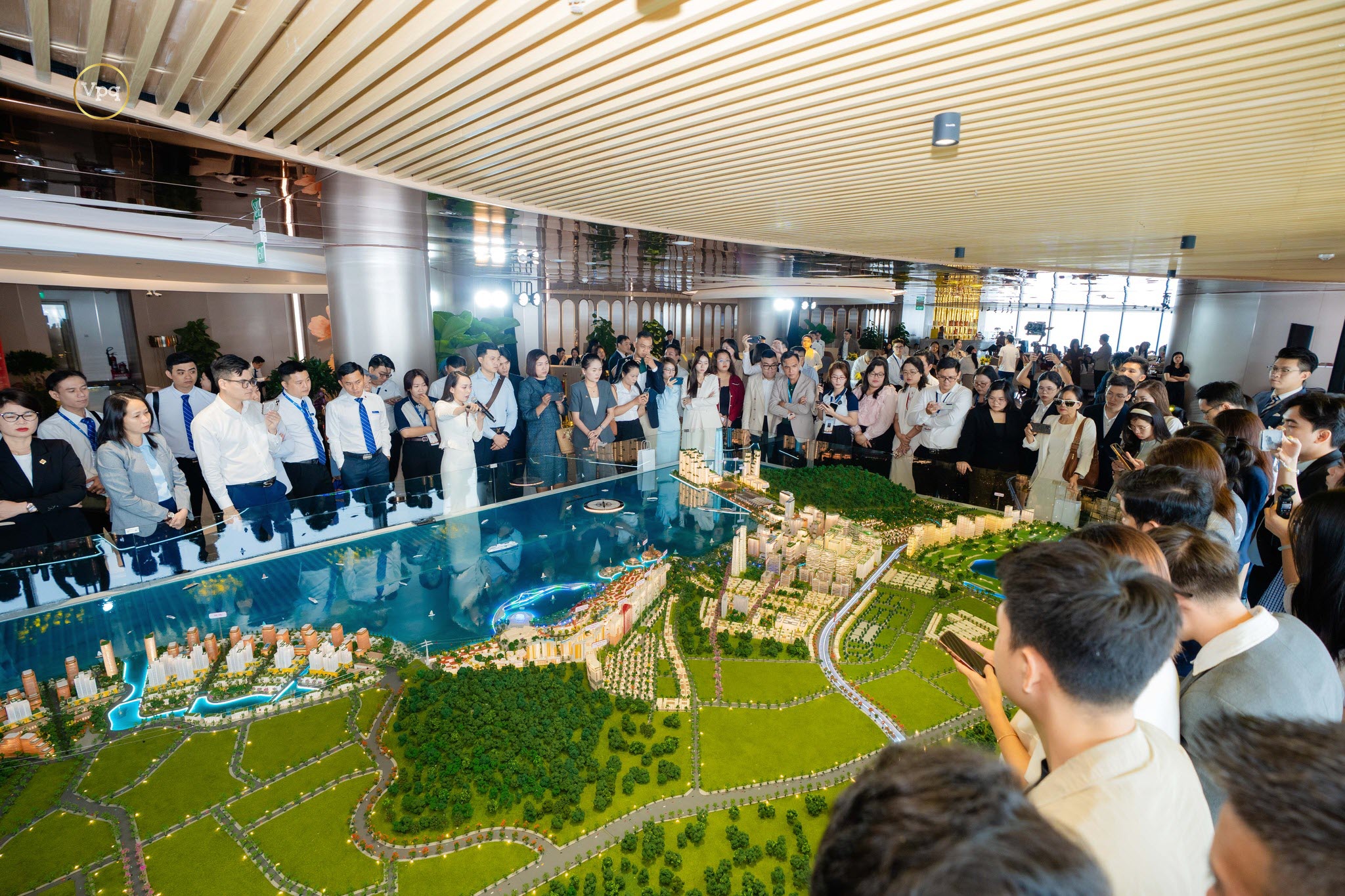 Bờ Tây Nam Phú Quốc đã có thị trấn Hoàng Hôn - Sunset Town và Sun Grand City New An Thới đi vào hoat động