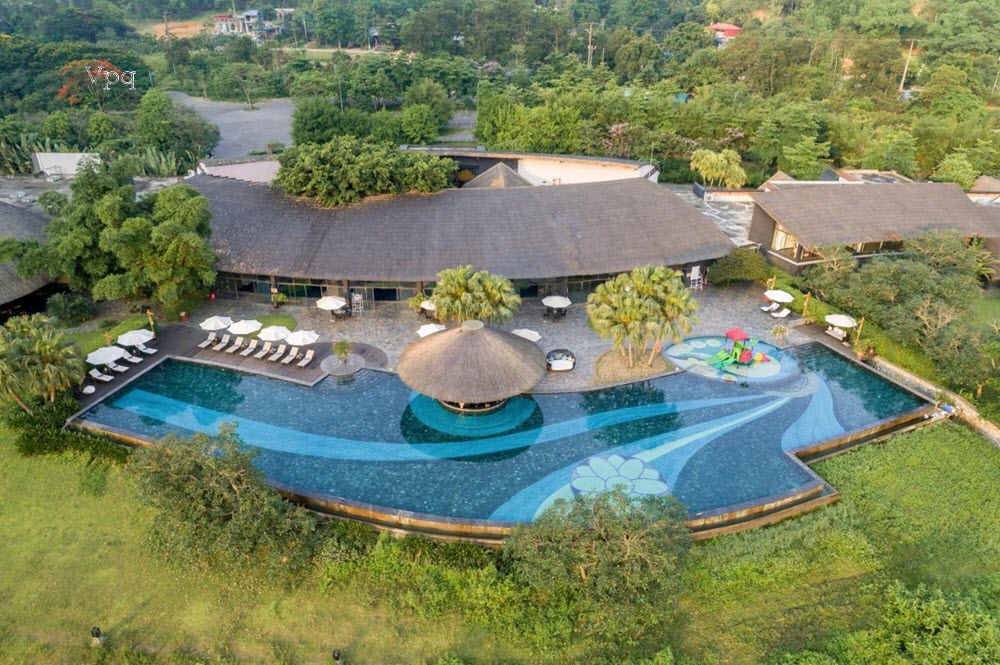 Hình ảnh hồ bơi ngoài trời tại Serena Resort Kim Bôi Hòa Bình