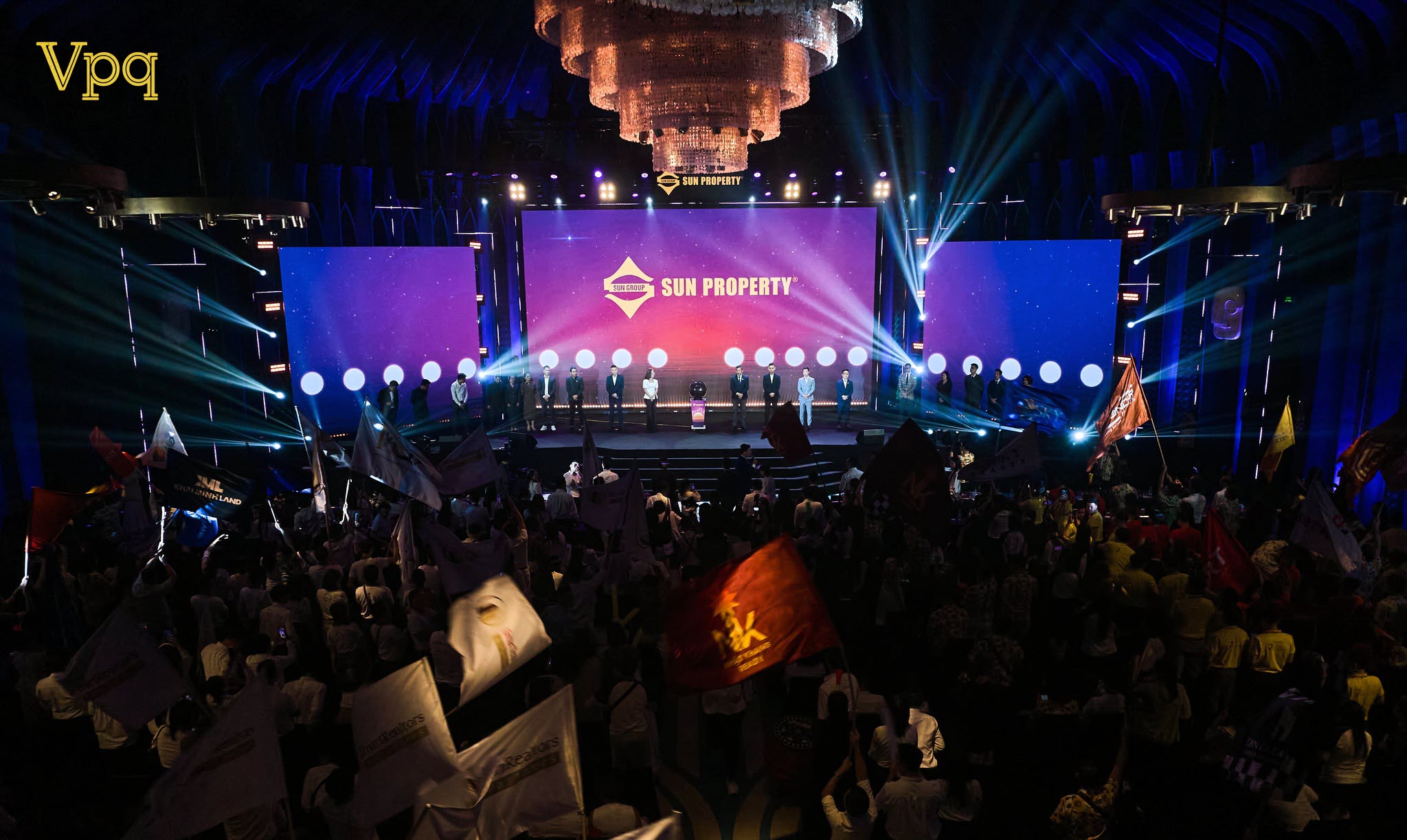 Đại diện các lãnh đạo đại lý tại sự kiện