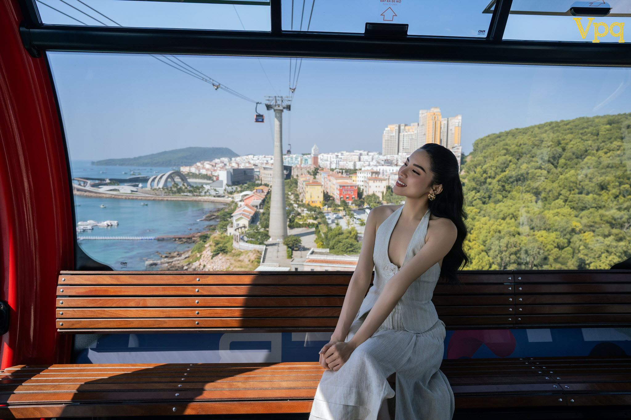 Cáp treo Sun World Hon Thom vượt biển dài nhất thế giới