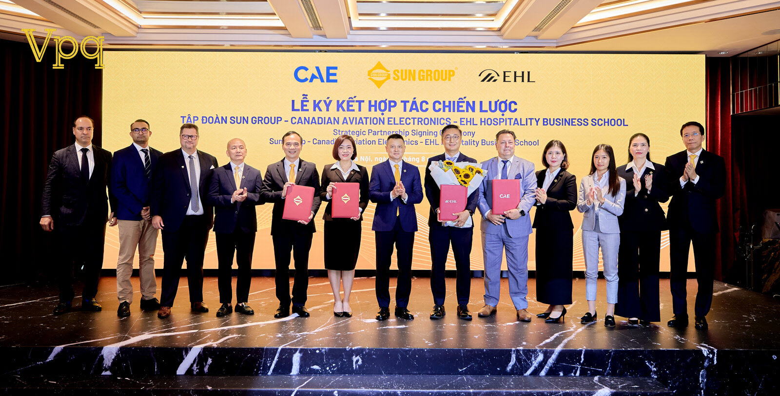 Tập đoàn Sun Group phát triển Học viện Hàng không Mặt trời và Học viện Du lịch Mặt trời.