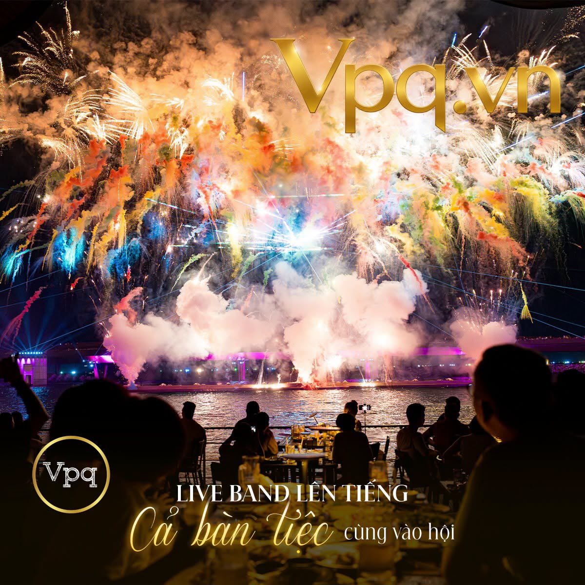 Show diễn Symphony of the Sea với màn pháo hoa rực sáng bầu trời đêm tại Thị trấn Hoàng Hôn là “chữ ký thị giác” của đảo Ngọc với du khách quốc tế