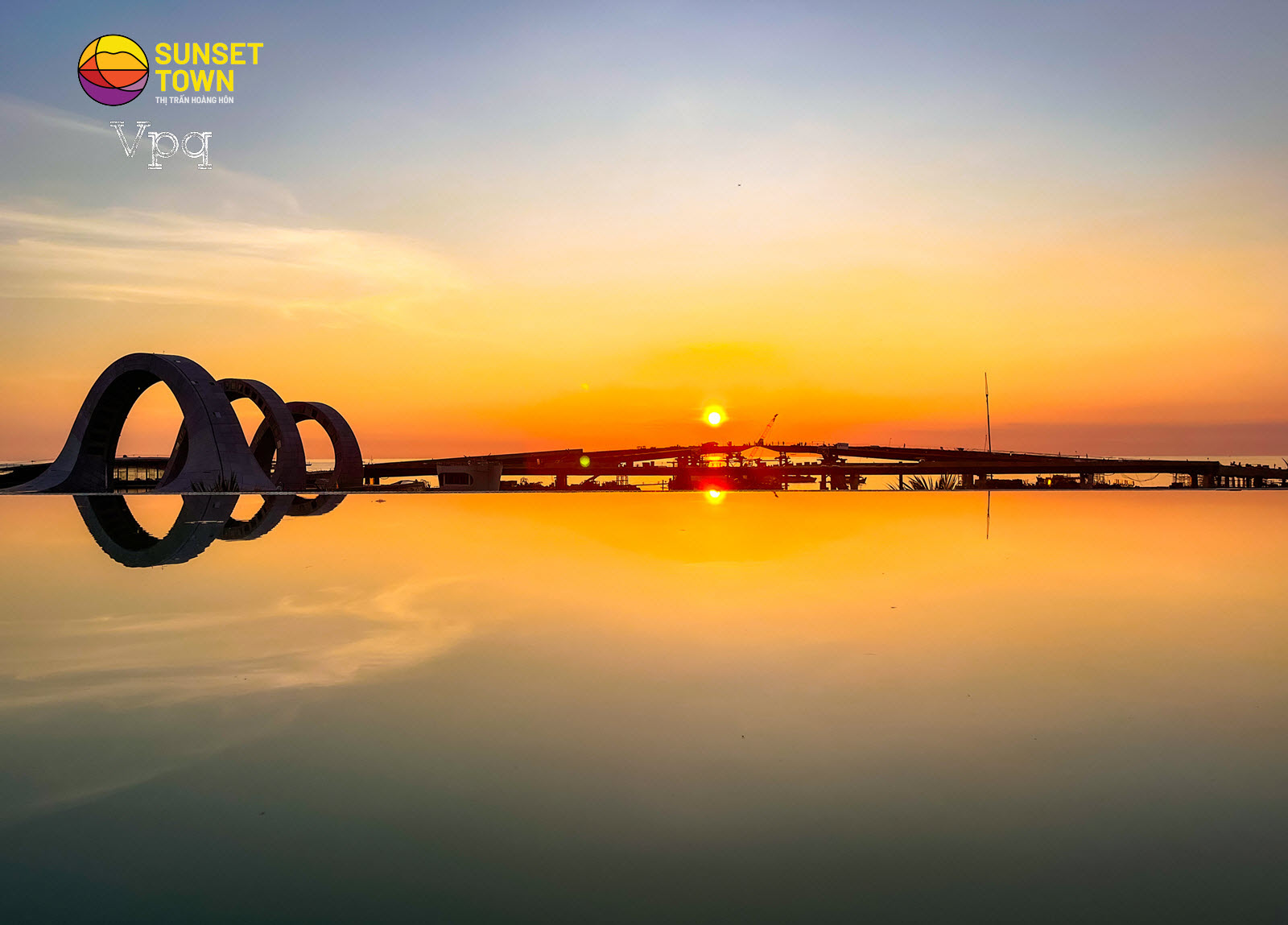 Hình ảnh tuyệt đẹp cây cầu Hôn Kiss Bridge tại Sunset Town Phú Quốc