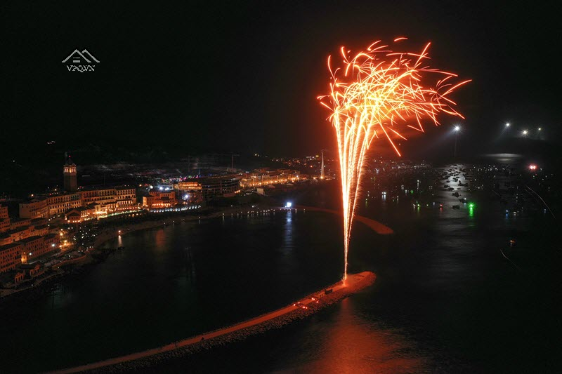 Bữa tiệc âm thanh, ánh sáng và pháo hoa tại Cầu Hôn Phú Quốc
