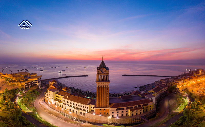 Tháp đồng hồ Venice tại thị trấn Địa Trung Hải, Sun Group Phú Quốc