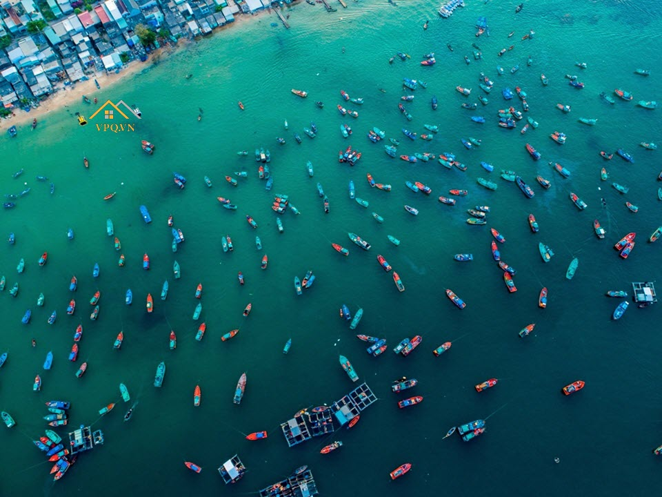 Biển Nam Phú Quốc tuyệt đẹp nhìn từ cáp treo Hòn Thơm